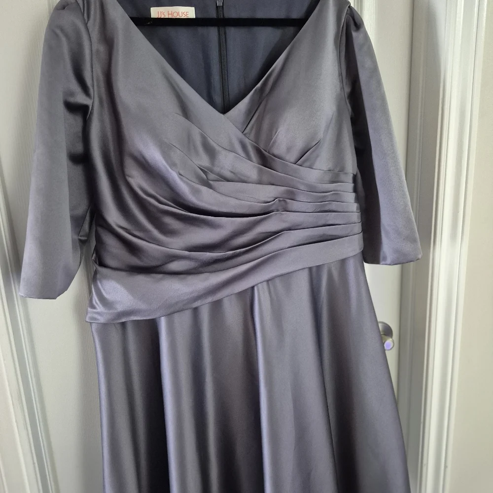 Elegant Satin Purple Women's Dress. J J House Dress. Size 18 - Picture 3 of 4